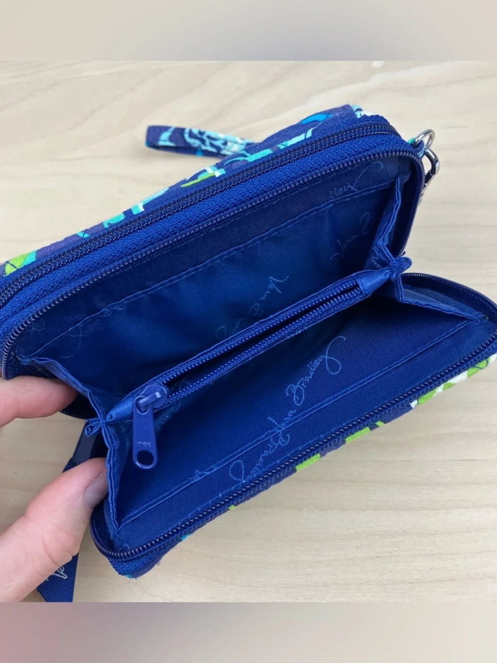 Vera Bradley 'All in One Crossbody'  Purse / Wristlet ~ Katalina Blues ~ NWT $54 - Picture 13 of 13